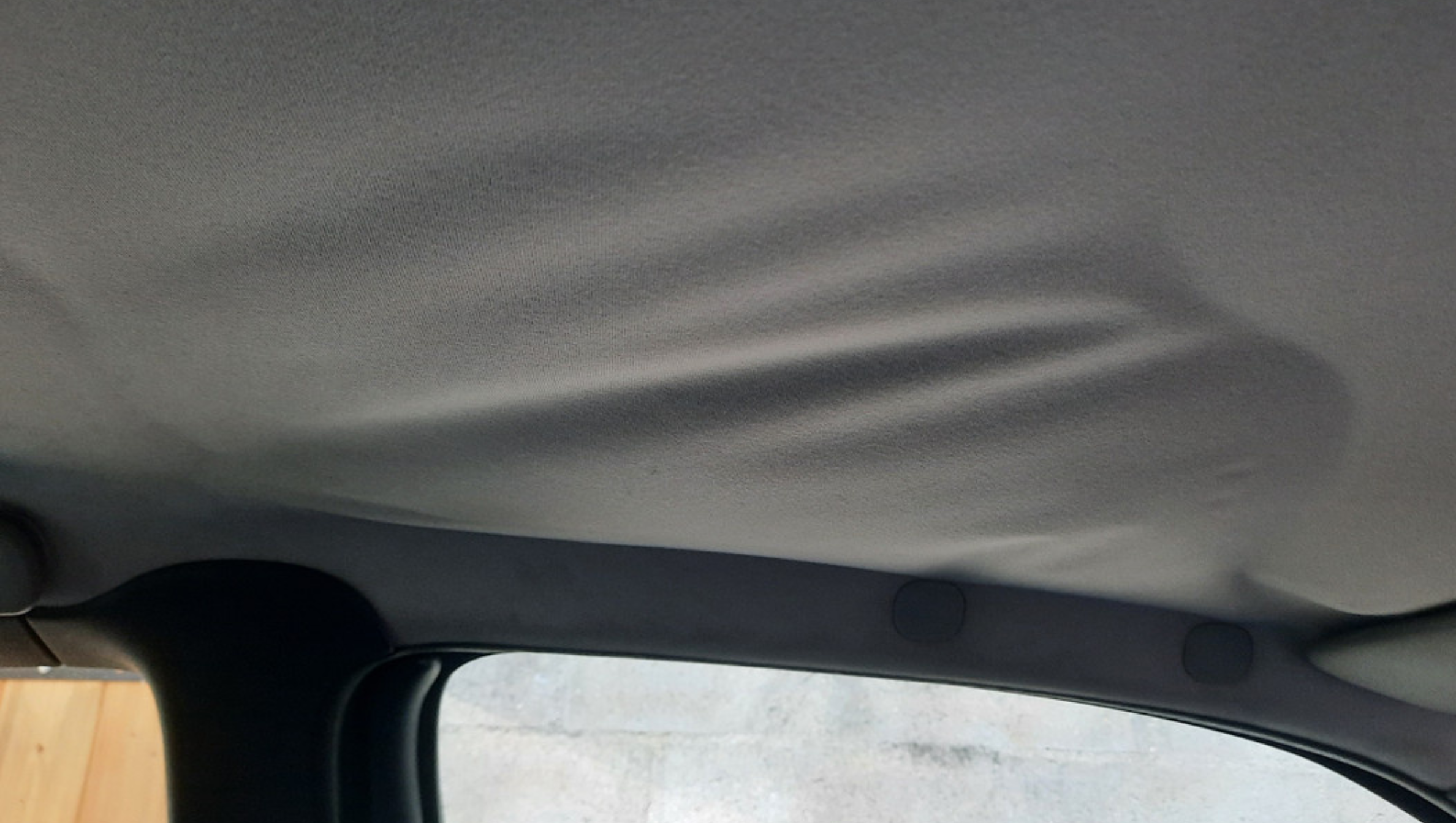 Comment recoller un ciel de toit ?